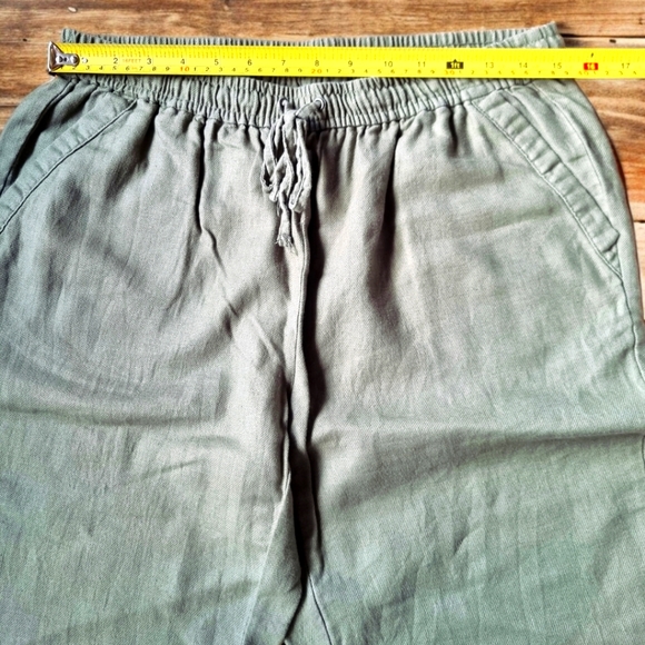 Northern Reflections Linen Blend Sage Green Capris - Picture 3 of 7